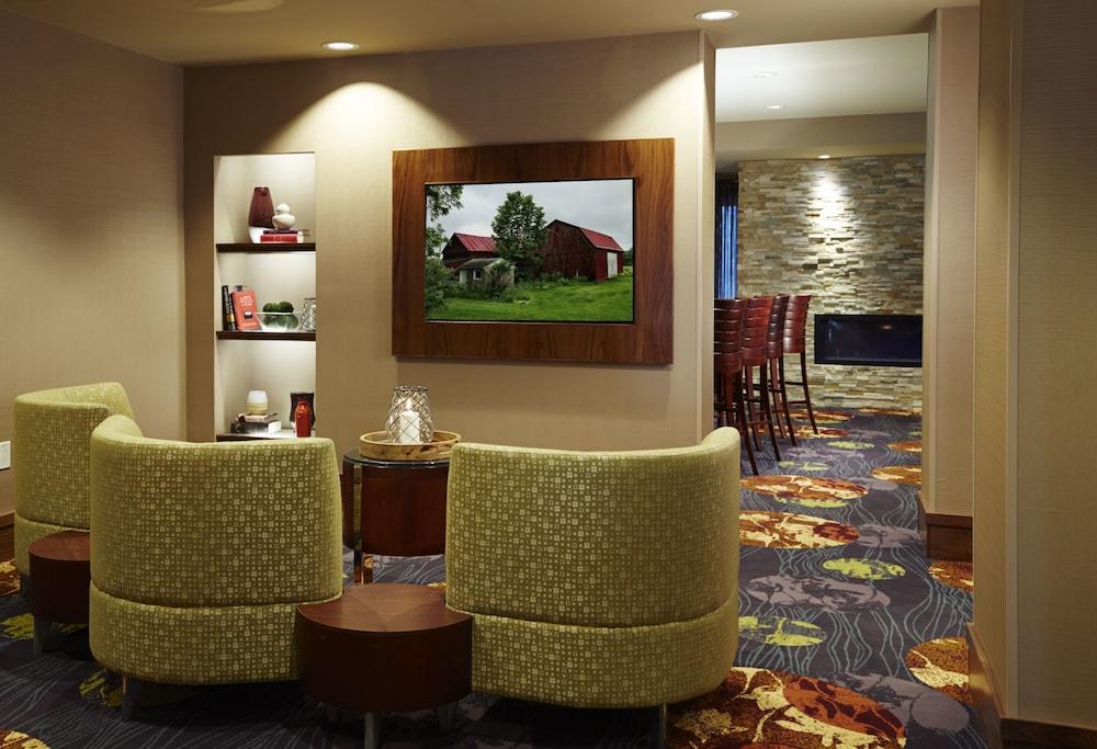 Courtyard By Marriott Ithaca Airport/University Екстер'єр фото