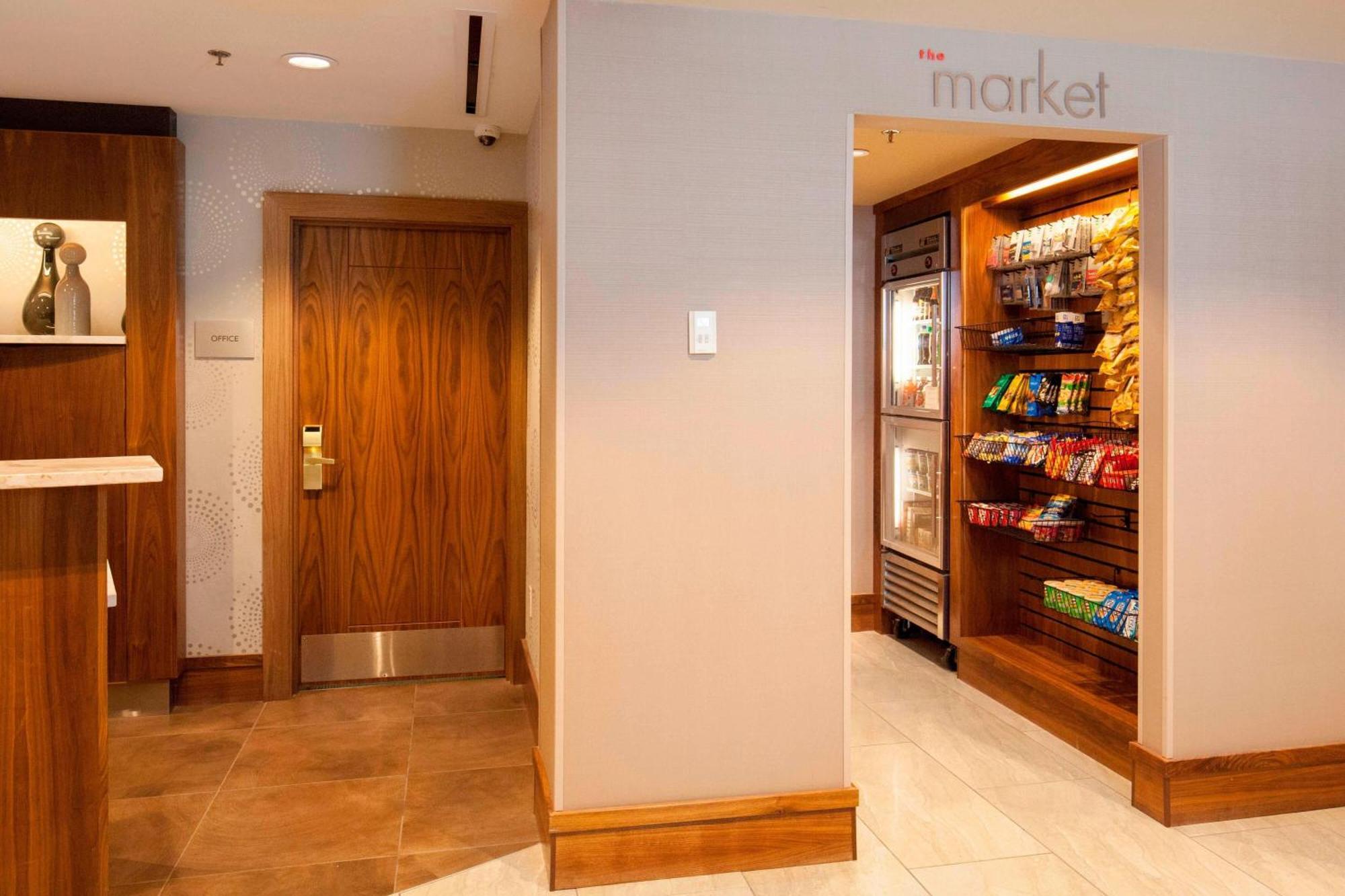 Courtyard By Marriott Ithaca Airport/University Екстер'єр фото