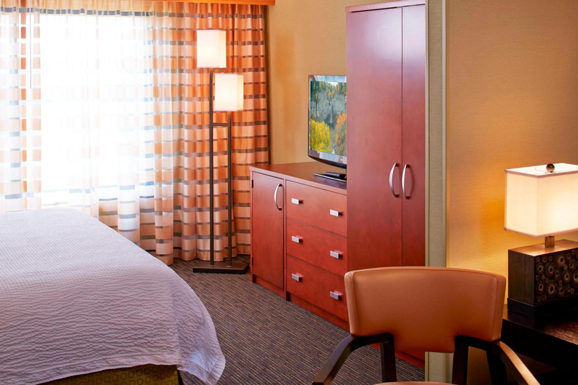 Courtyard By Marriott Ithaca Airport/University Екстер'єр фото