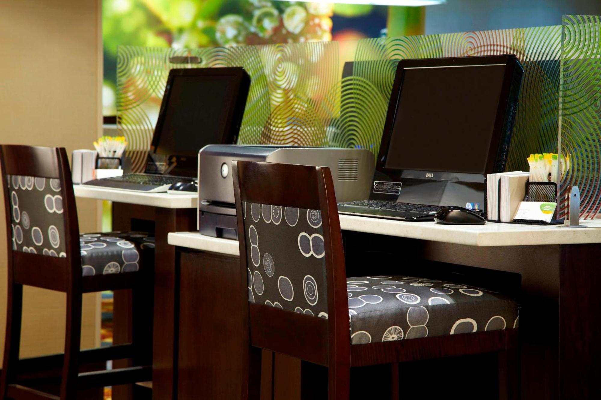 Courtyard By Marriott Ithaca Airport/University Екстер'єр фото
