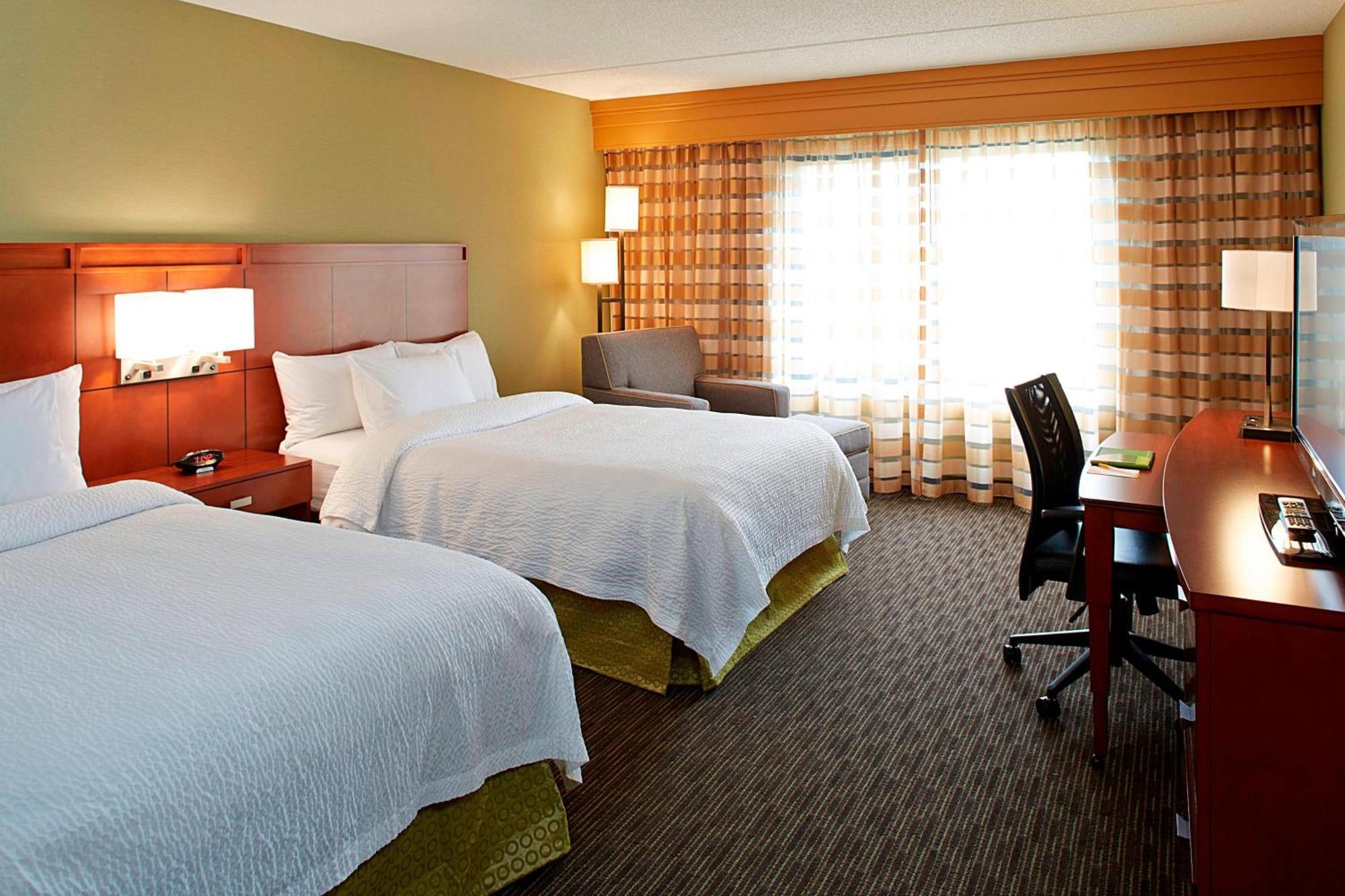 Courtyard By Marriott Ithaca Airport/University Екстер'єр фото